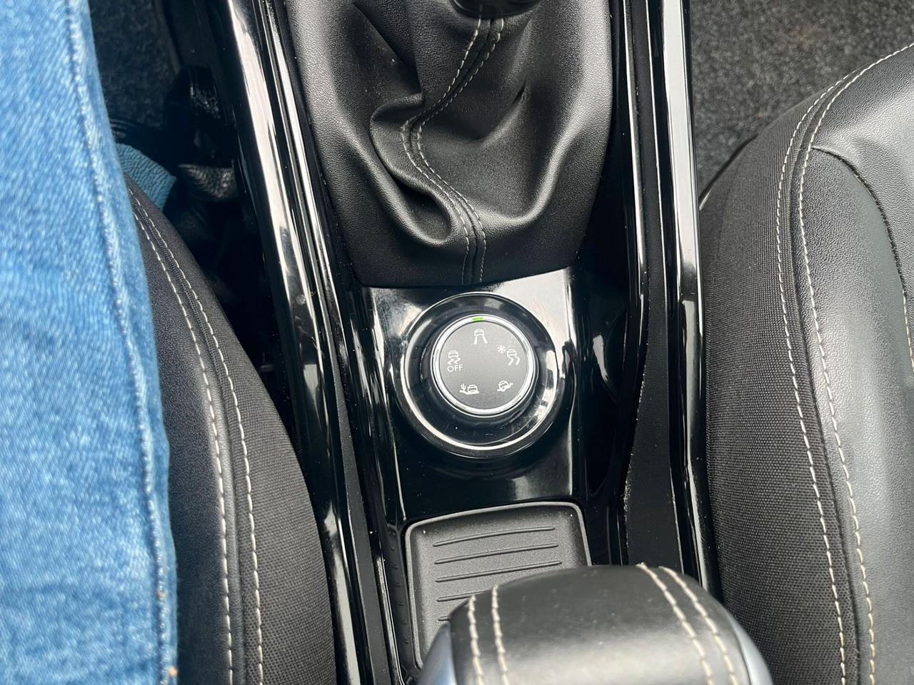 Peugeot 2008 1.6HDI FULLOPTIONAL 2017