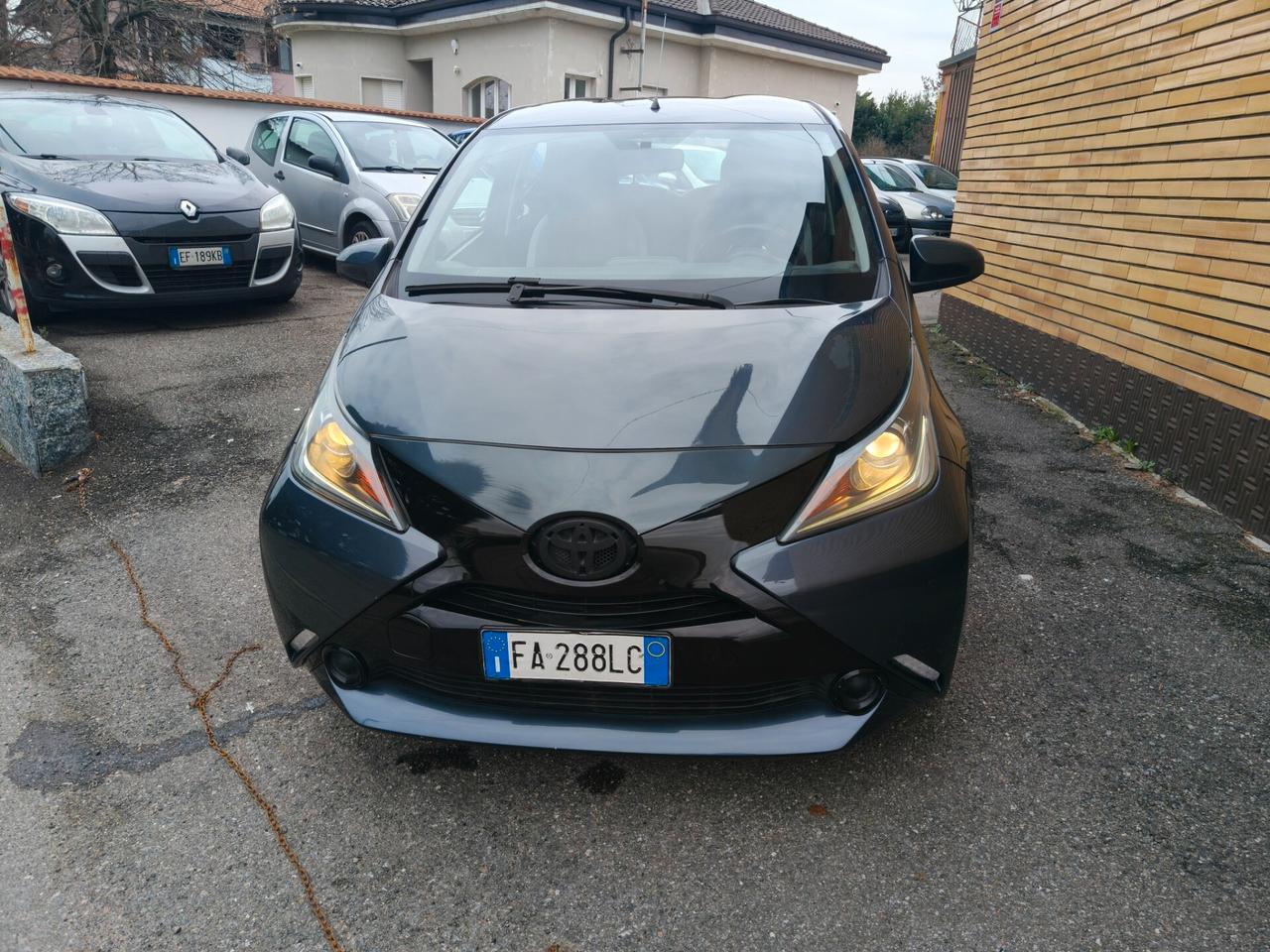 Toyota Aygo 1.0 VVT-i 69 CV 5 porte x-wave