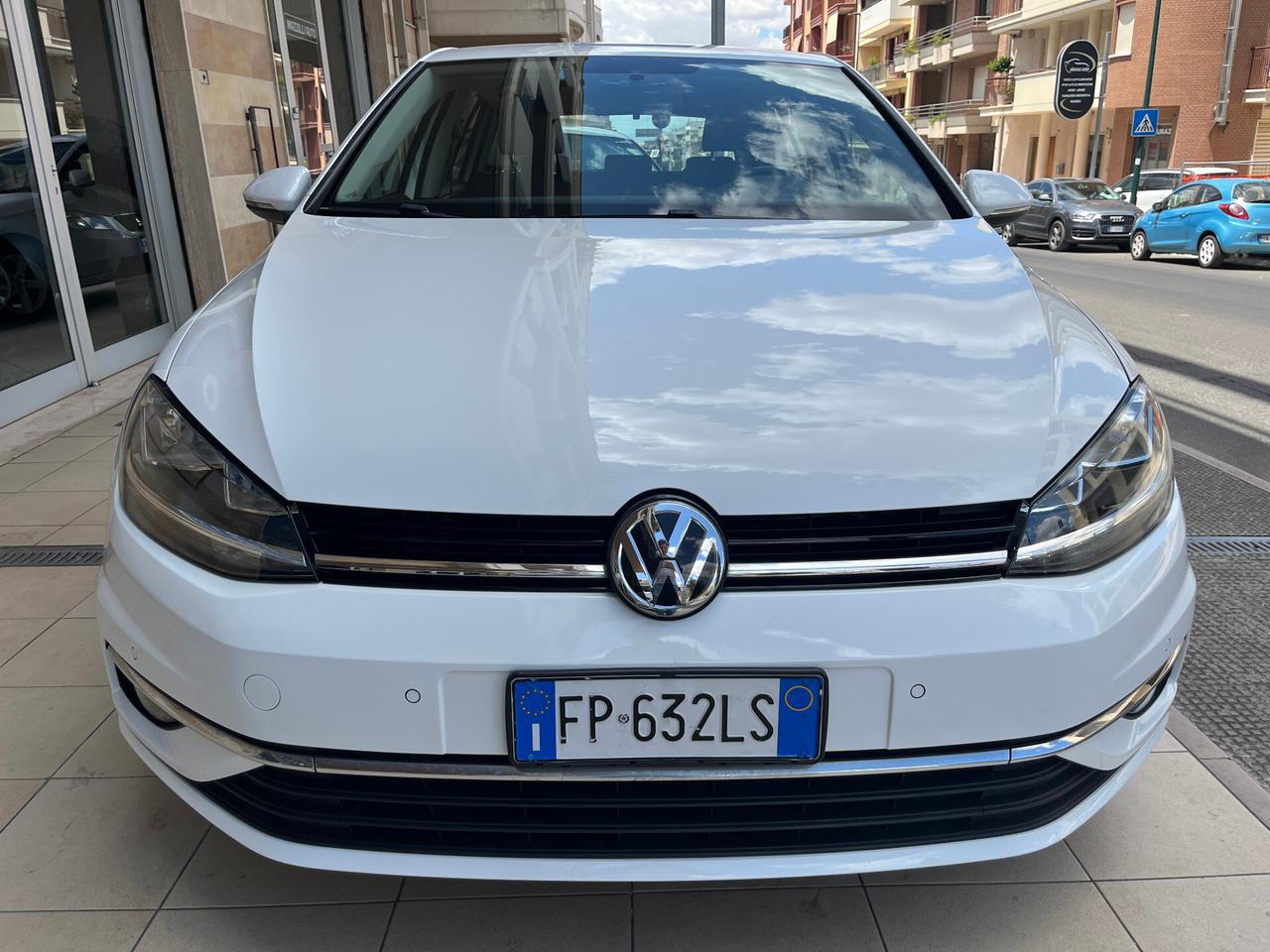 Volkswagen Golf 1.0 TSI 110 CV 5p.