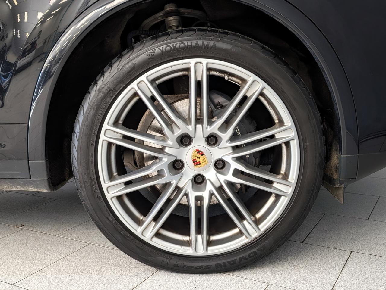 Porsche 3.0 Tiptronic Platinum Edition