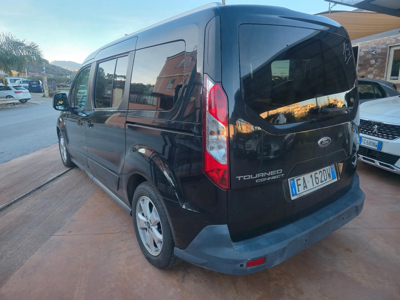 Ford Tourneo Connect Connect7 1.6 EcoBoost aut. Plus