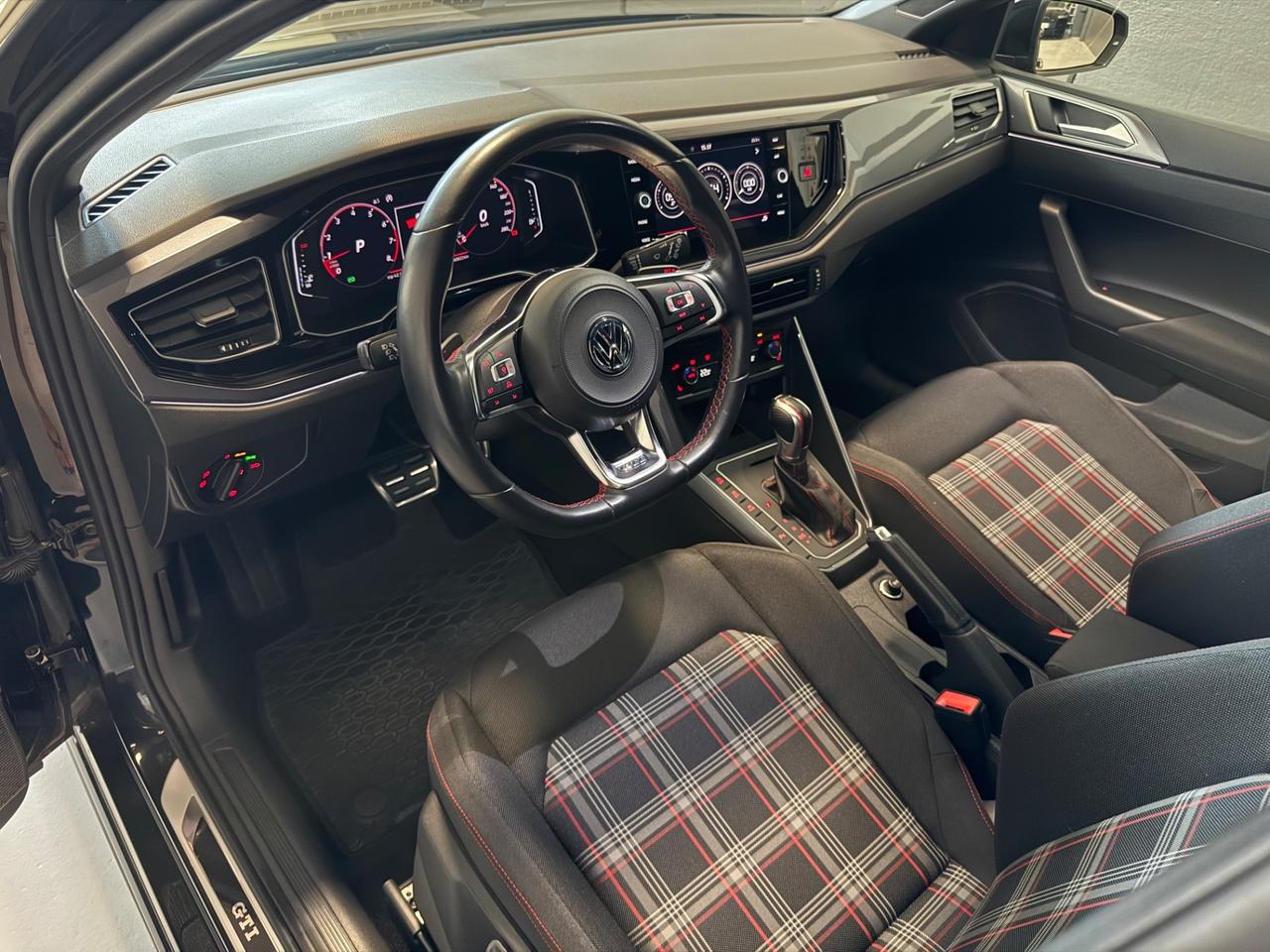 Volkswagen Polo 2.0 TSI GTI 200cv