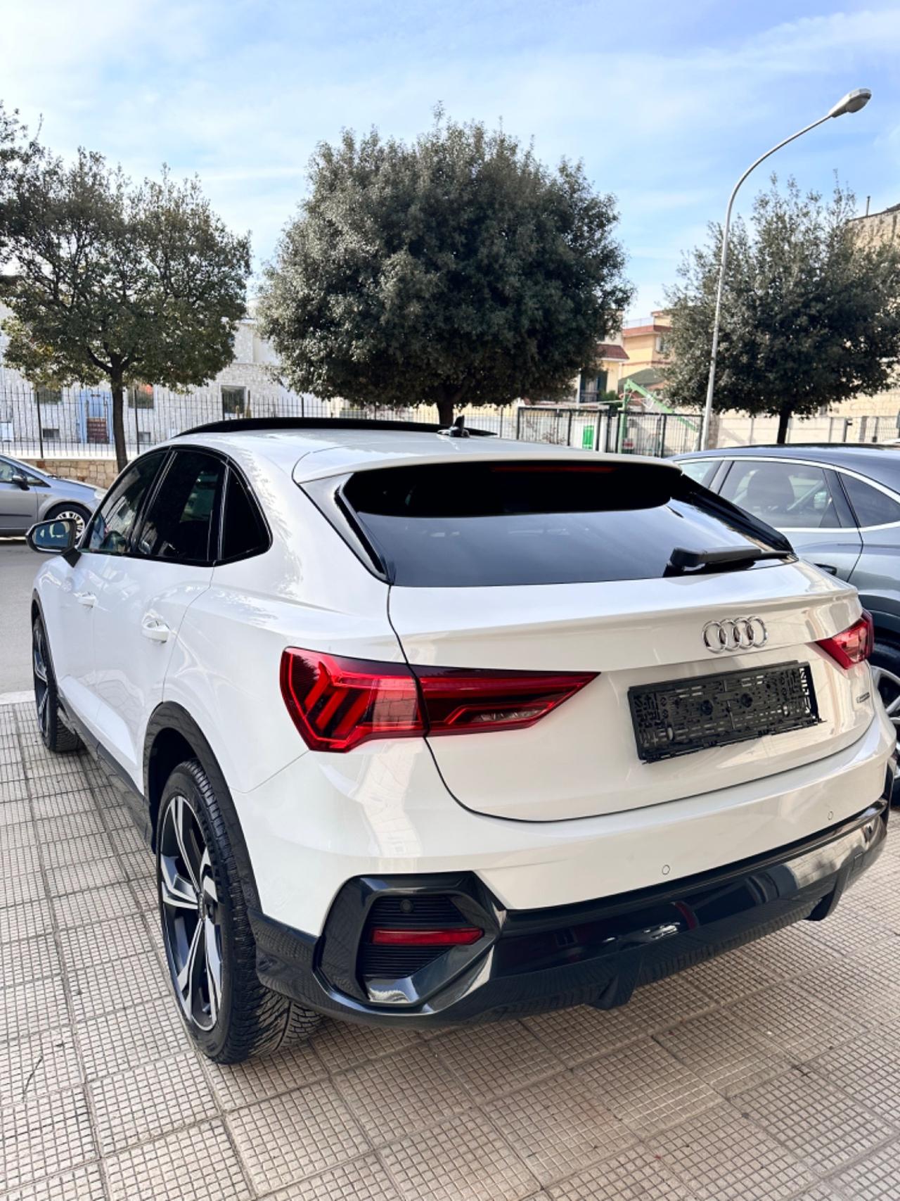 Audi Q3 S line Tetto apribile Navi 200cv