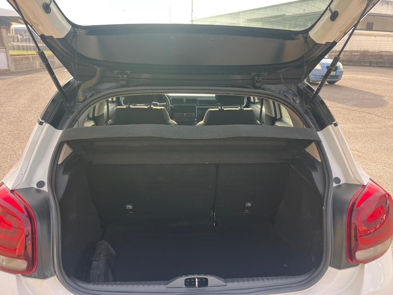 Citroen C3 BlueHDi Shine abbinata a Carrattrezzi