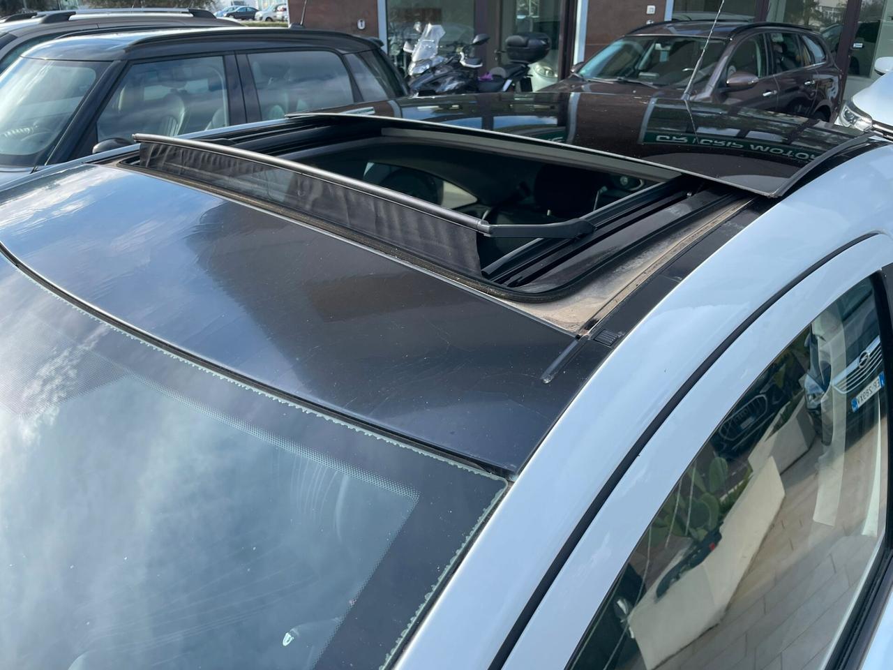 Opel Corsa 1.2 3 porte b-color