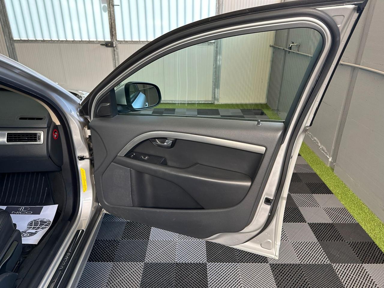 Volvo V70 2.4 D5 Momentum