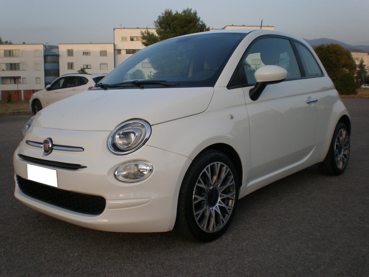 Fiat 500 1.0 Hybrid, pochissimi km, da vetrina