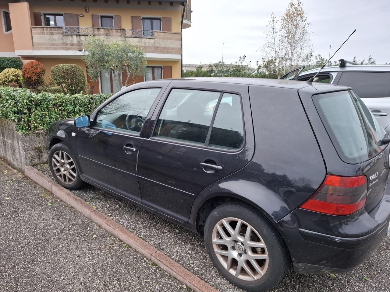 Volkswagen Golf 1.6 cat 5 porte