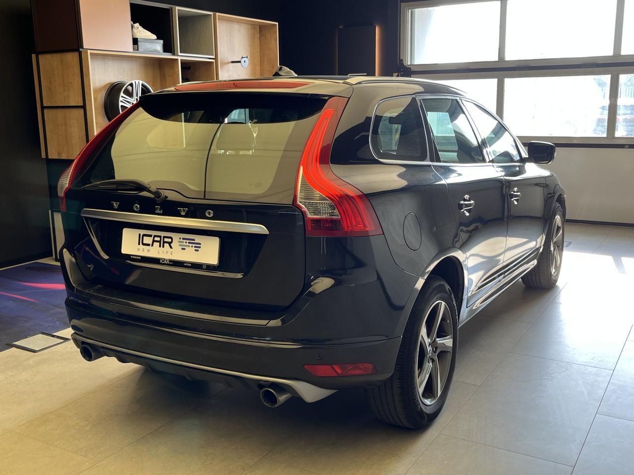 VOLVO XC60 I - XC60 2.0 d4 R-design Momentum 181cv geartronic