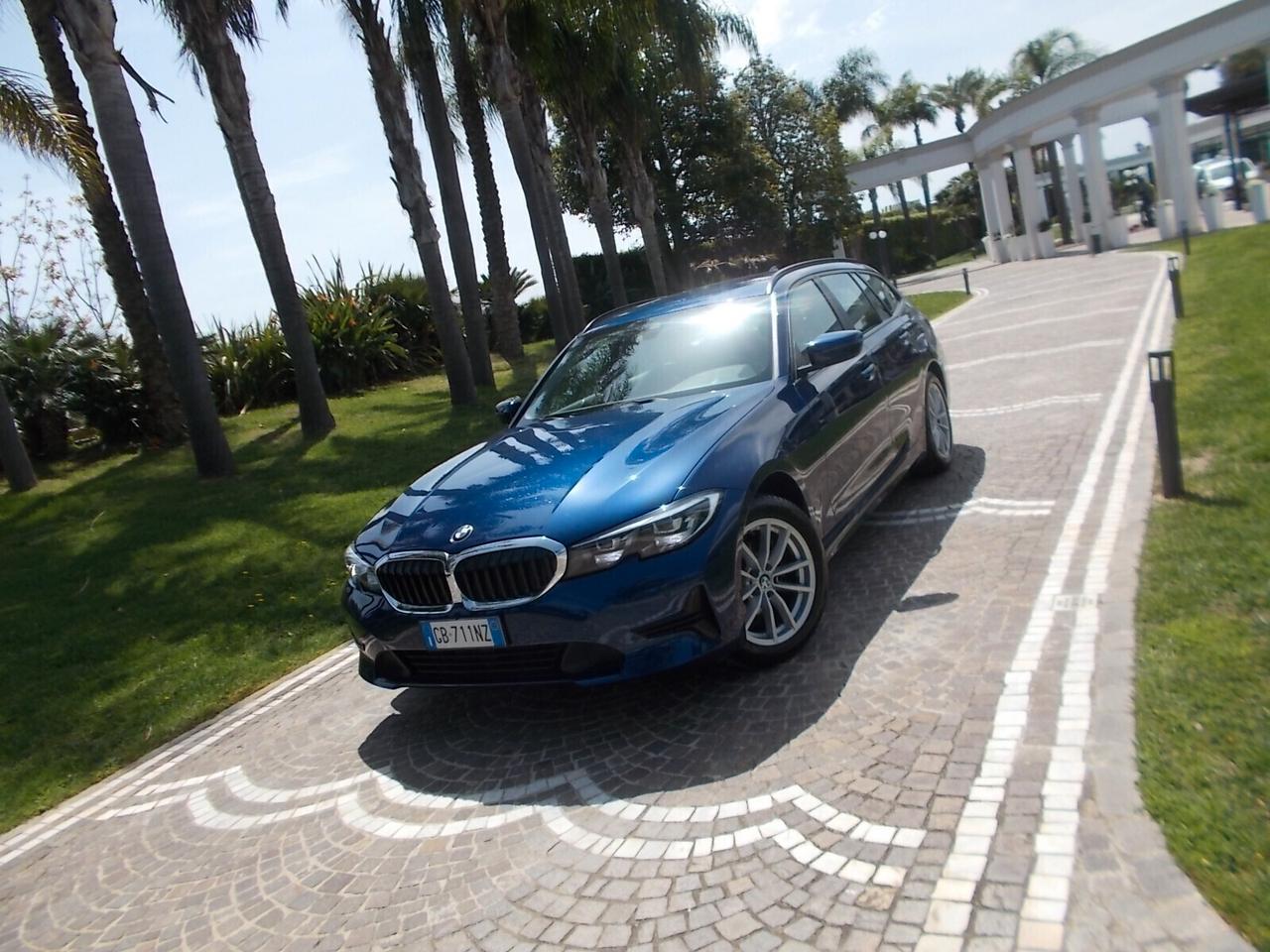 Bmw 318d Touring 150cv Aut. *FULL OPT.* da VETRINA