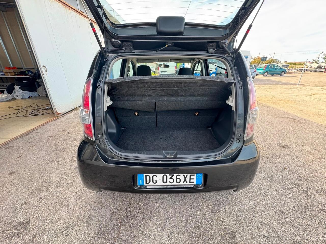 Daihatsu Sirion 1.3 16V 4WD Mio