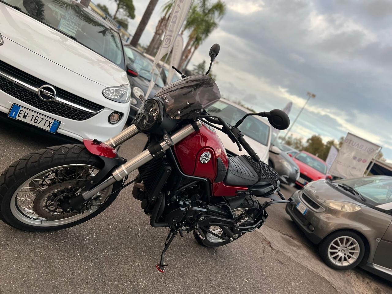 Benelli Leoncino 500 X