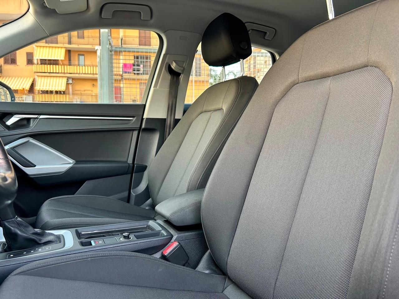 Audi Q3 35 TDI S tronic Business 2022