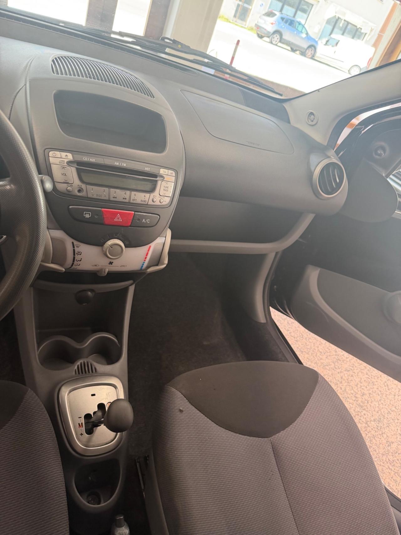 Toyota Aygo 1.0 12V VVT-i 5 porte Sol