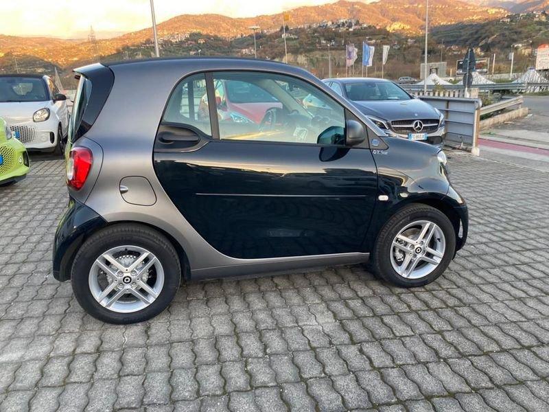 smart fortwo EQ Pure