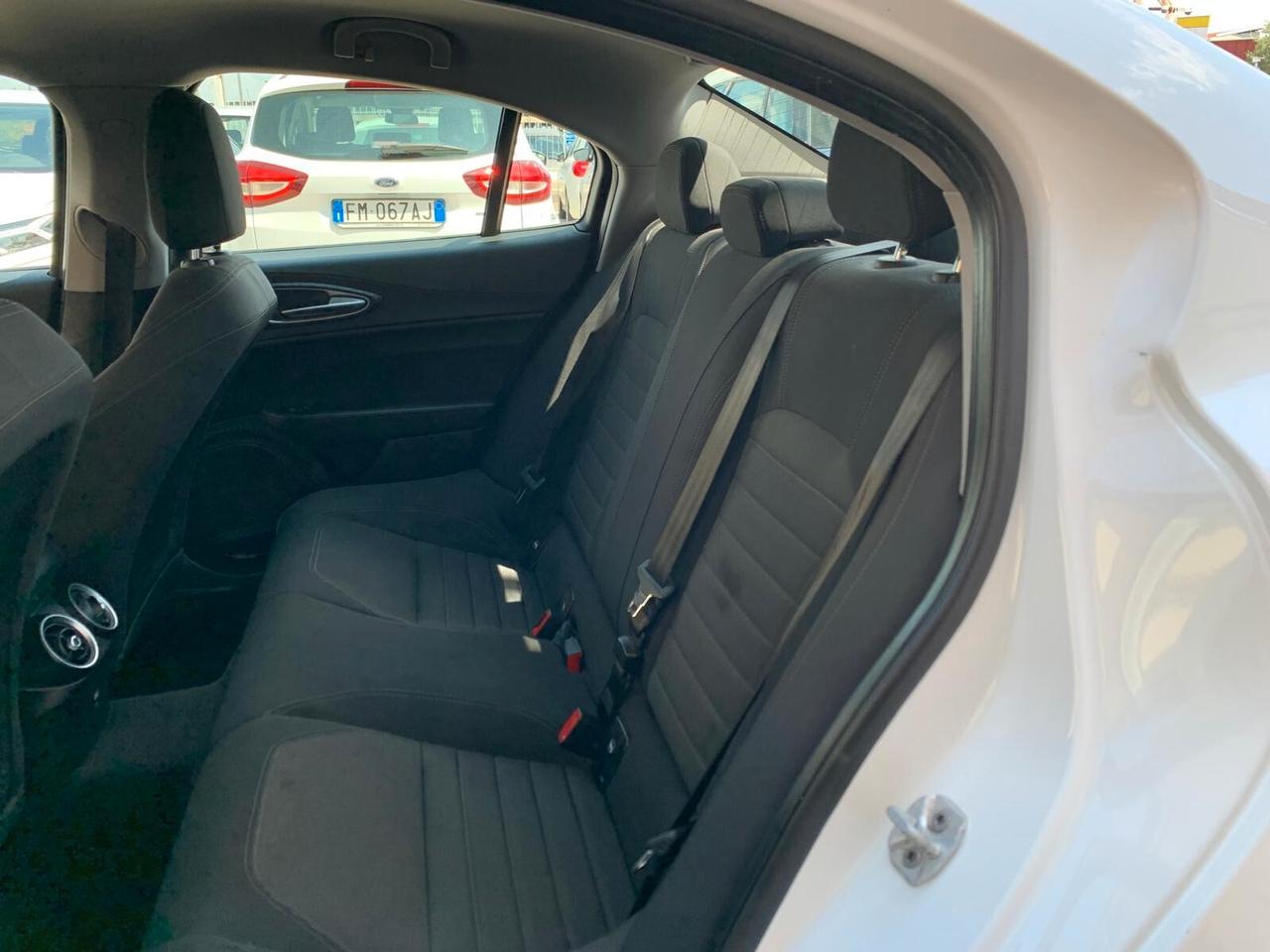 Alfa Romeo Giulia 2.2 Turbodiesel 160 CV AT8 Executive