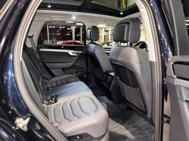 VOLKSWAGEN Touareg 3.0 V6 TDI 286 CV SCR ELEGANCE *UNIPROP*TETTO*