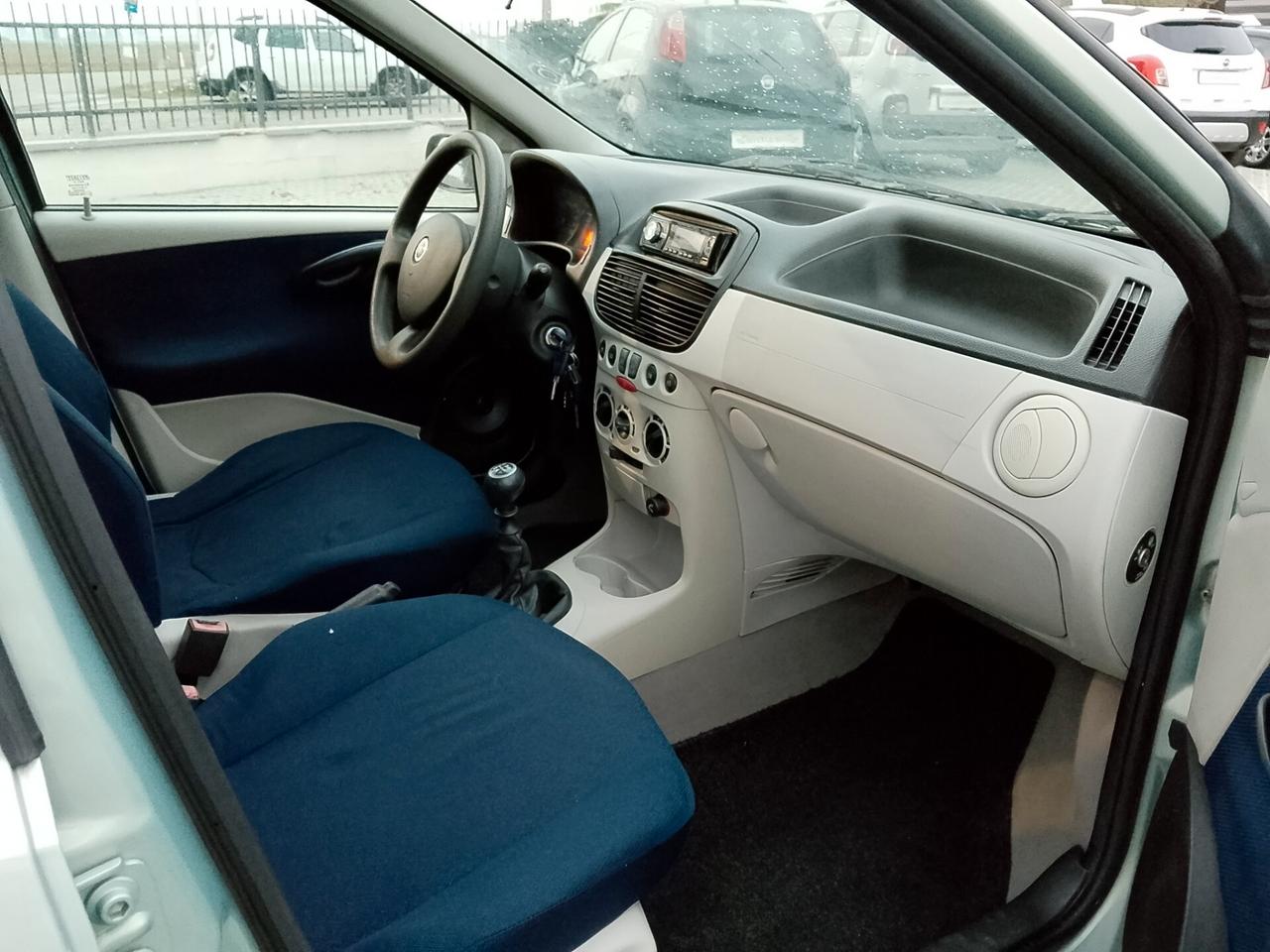 Fiat Punto 1.2 Benzina-NEOPAT-125.000-2004