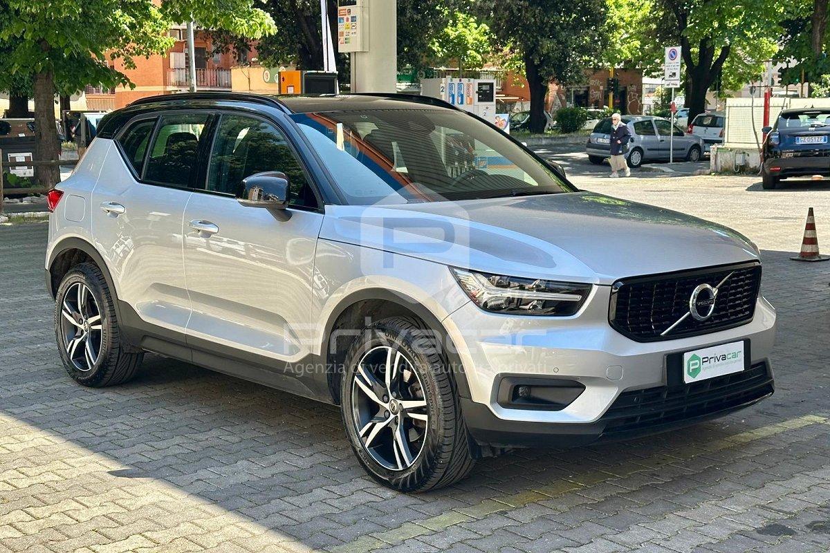 VOLVO XC40 T3 R-design