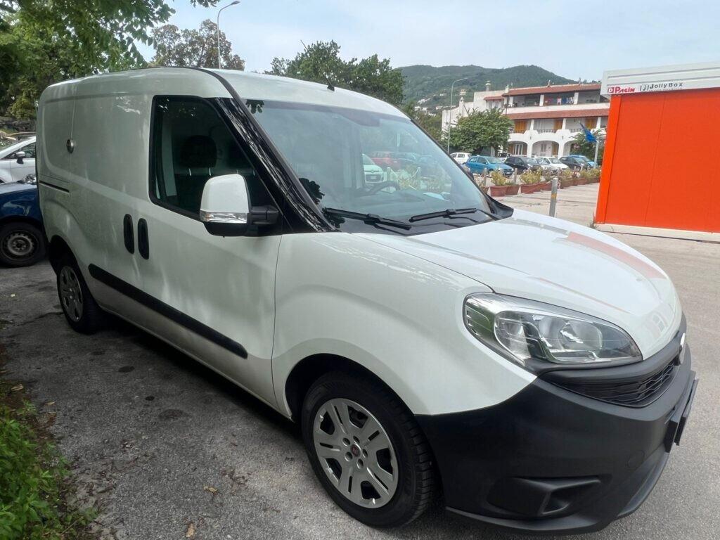 Fiat Doblo' Cargo 3 posti anteriori 1,3 mjet porta laterale scorrevole