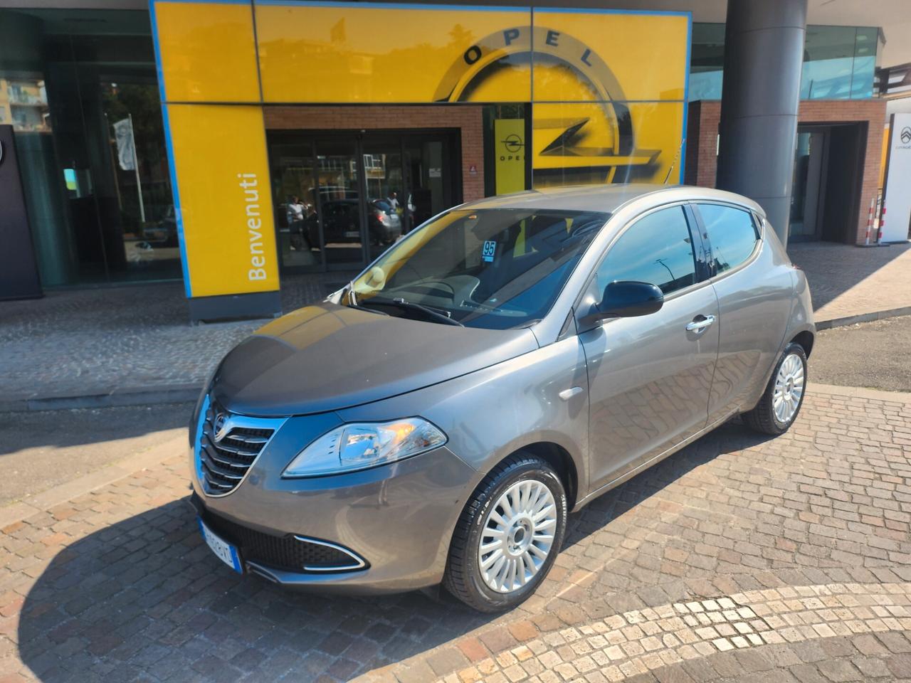 Lancia Ypsilon 1.3 MJT 16V 95 CV 5 porte S&S Silver