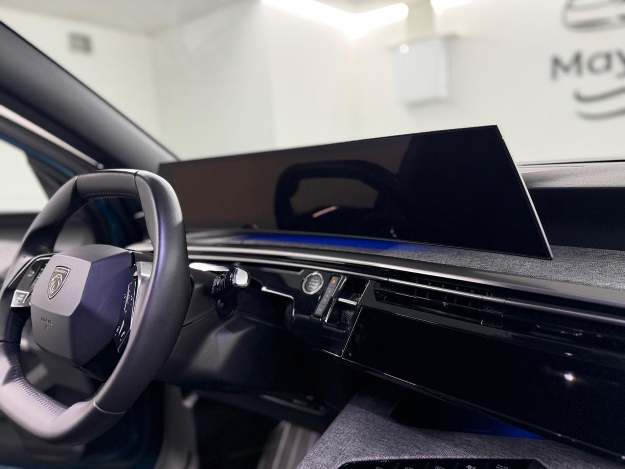 PEUGEOT 3008 FULL HYBRID (anno 2025)