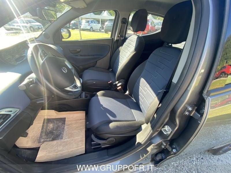 Lancia Ypsilon Ypsilon 1.0 FireFly 5 porte S&S Hybrid Platino