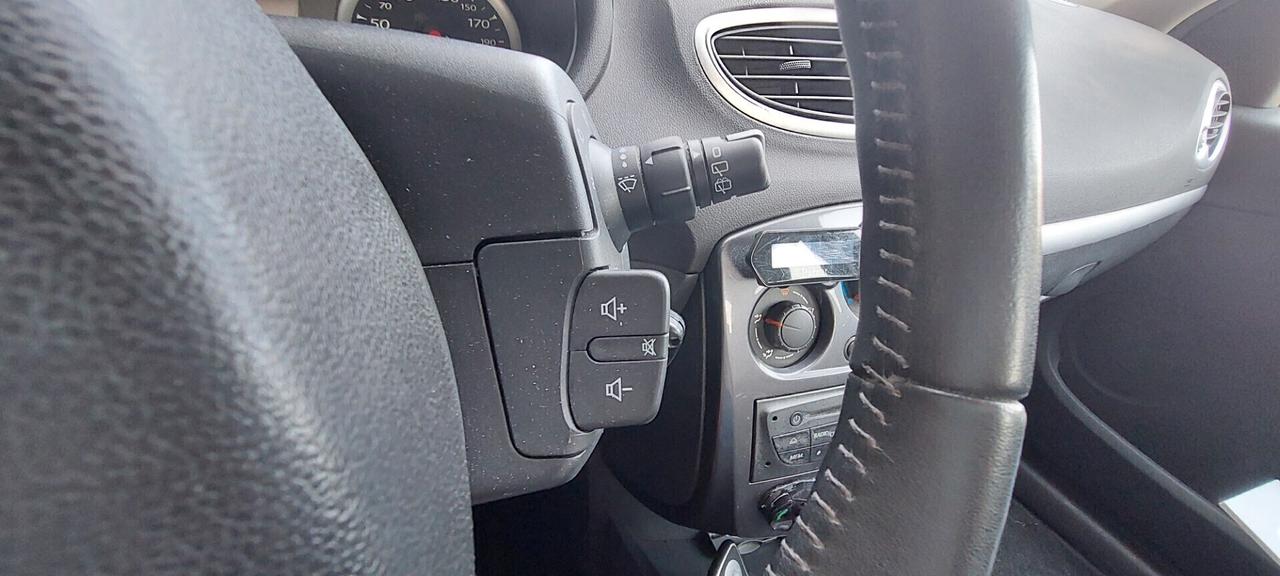 CLIO 1,2 GPL DI SERIE SCADENZA 2032,NAVIGATORE TELEFONO OK DISTRIBUZIONE IMPECCABILE