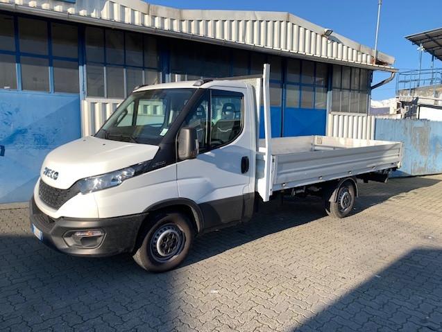 IVECO Daily V 35.14 2022 - Daily 35 S14 3750 cab. LD