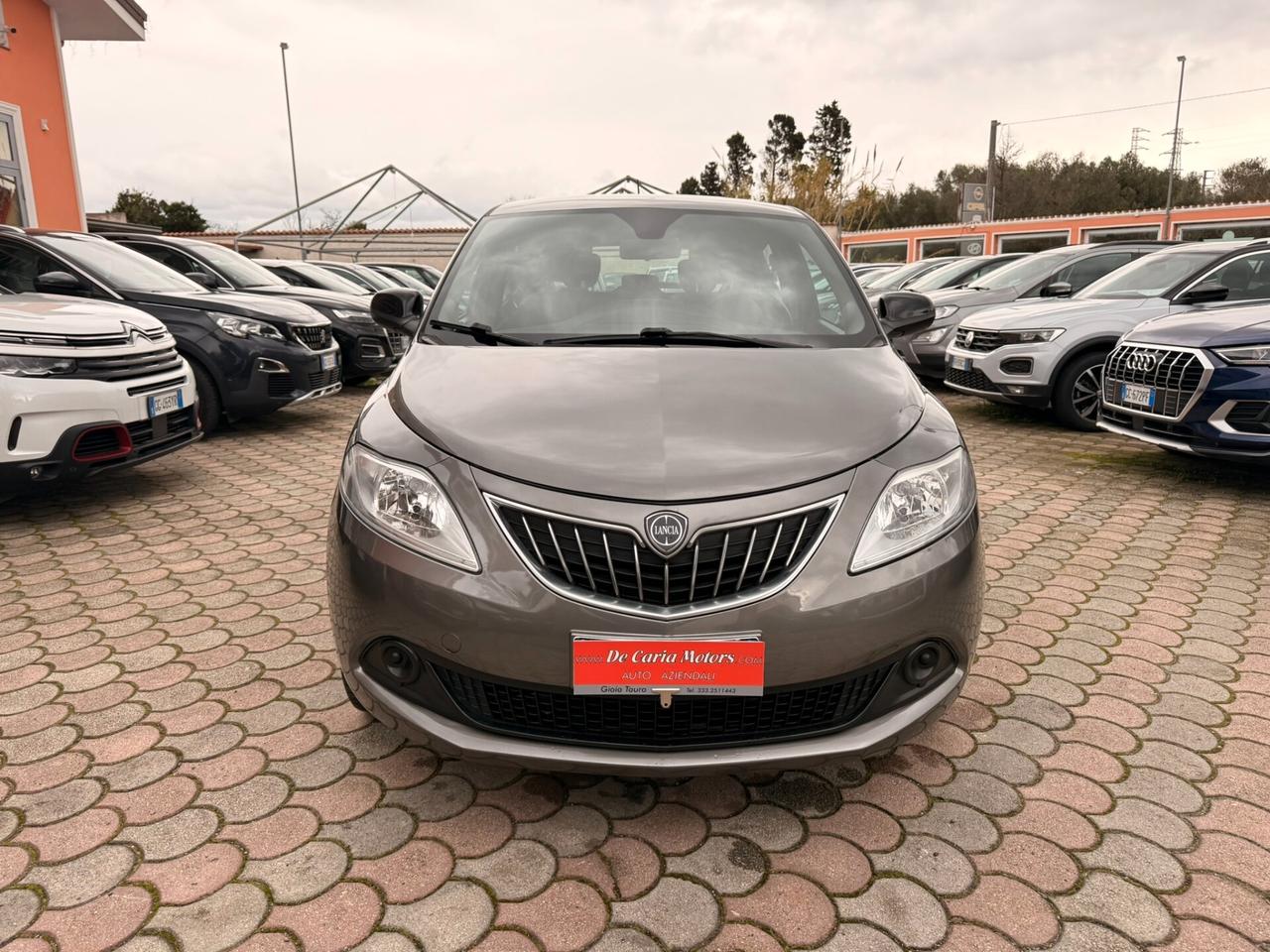 LANCIA Ypsilon Hybrid 1.0 Benz. 70CV Silver - 2022