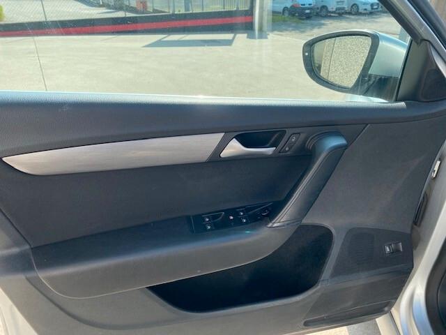 Volkswagen Passat VII 2011 Var. 2.0 TDI Comfortline Business