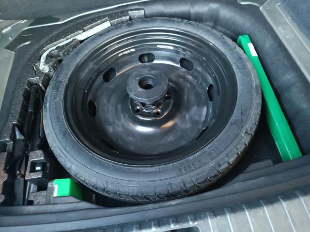 SKODA Karoq 1.6 TDI SCR DSG Ambition