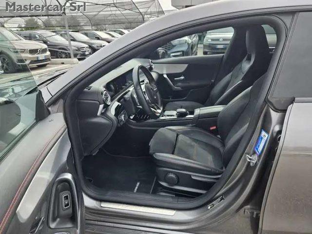 MERCEDES-BENZ CLA 180 CLA Shooting Brake Premium auto - GE748CY