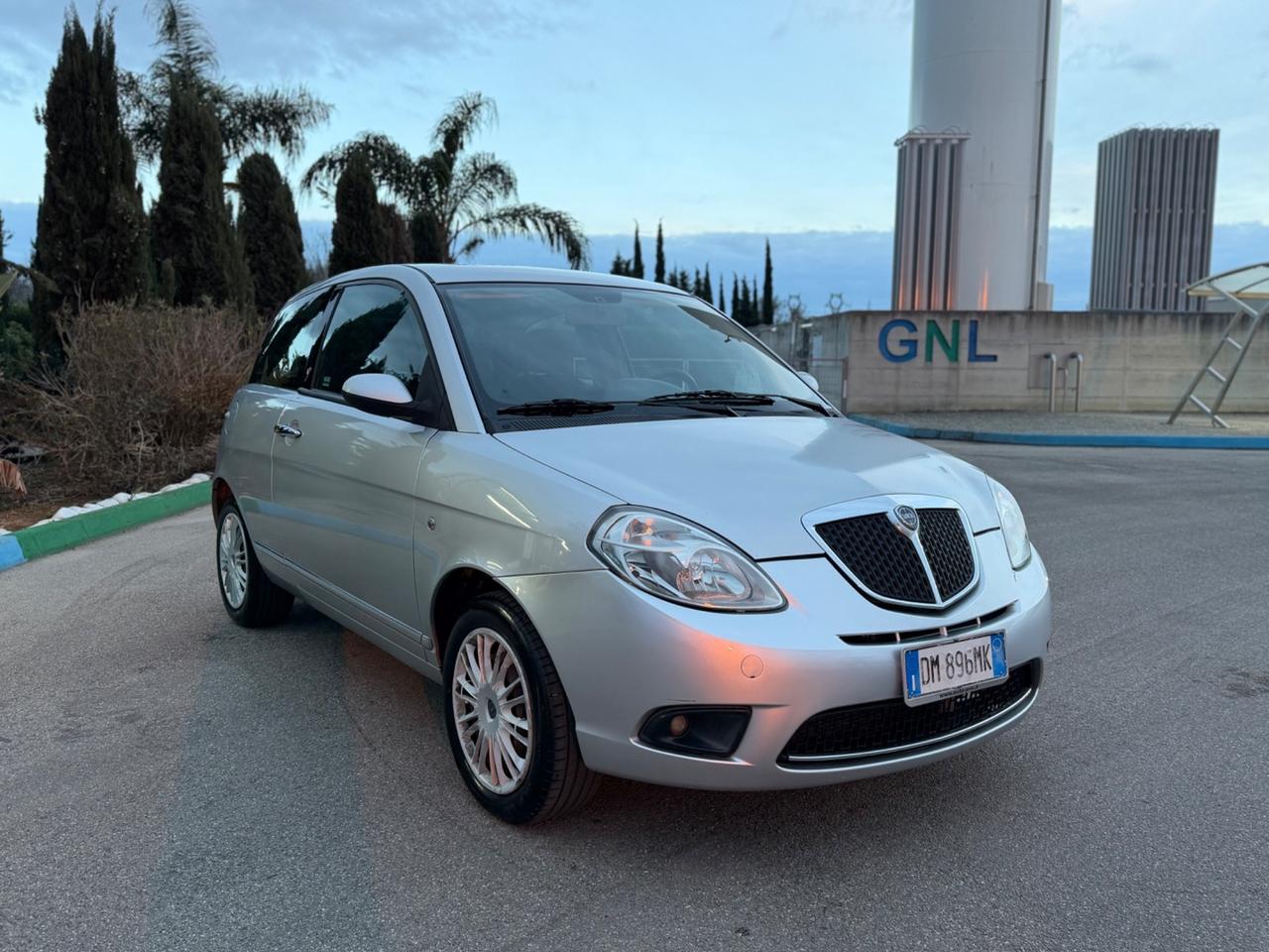 Lancia Ypsilon 1.3 MJT 75 CV (55kw)