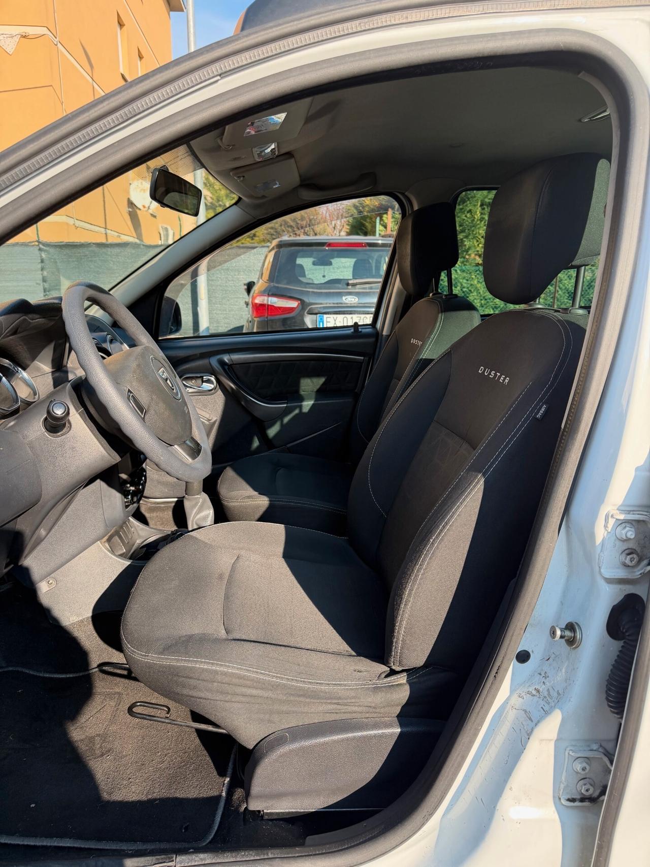 Dacia Duster 1.6 GPL - NEOP. - NAV. - 12 MESI DI GARANZIA -