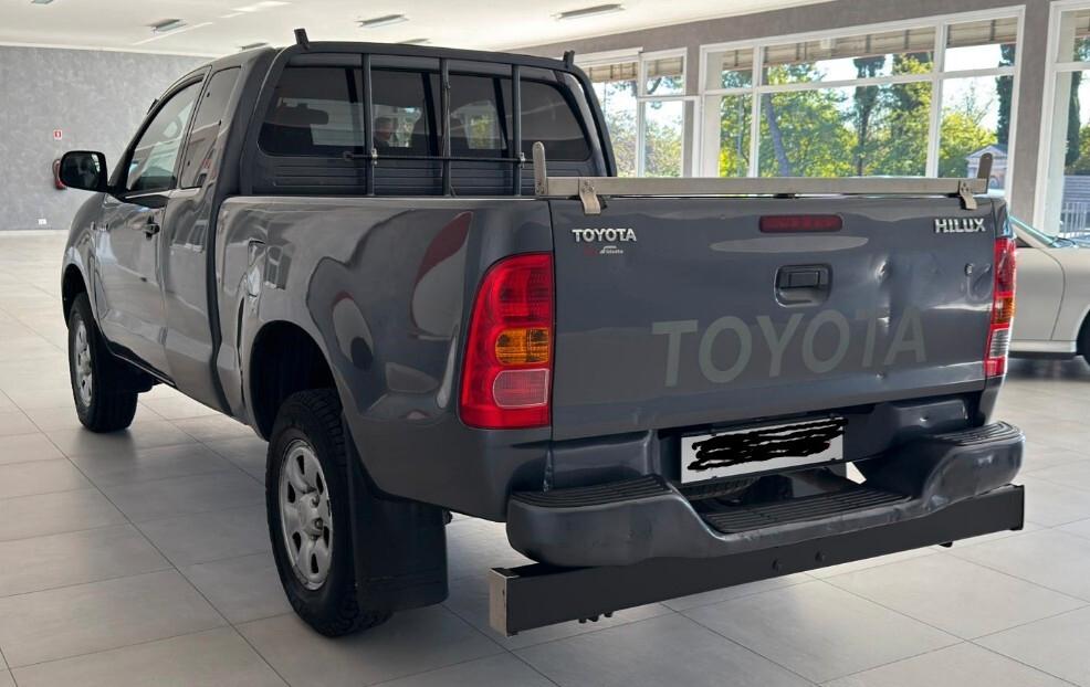 Toyota Hilux 2.5 D-4D 4WD 2p. Extra Cab DLX