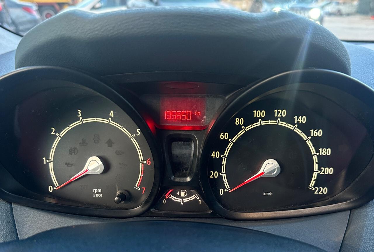 Ford Fiesta 1.2 BENZ 82 CV 5 porte Titanium