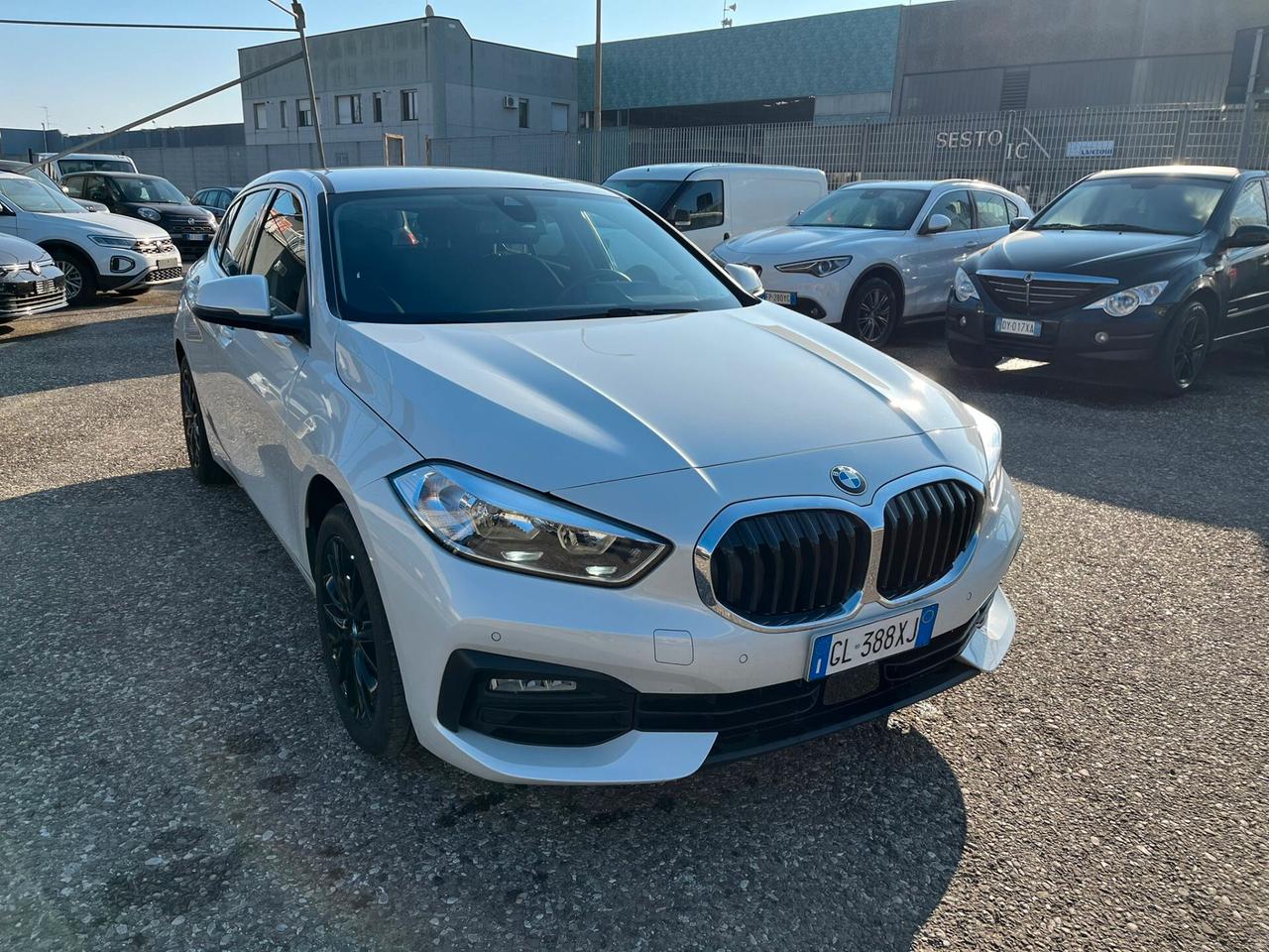 Bmw 116 116d 5p. Business Advantage