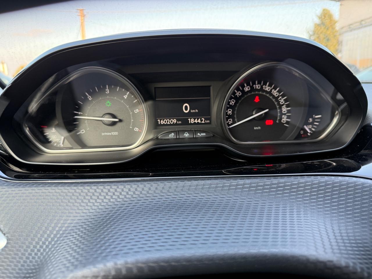 Peugeot 2008 BlueHDi 100 Black Matt