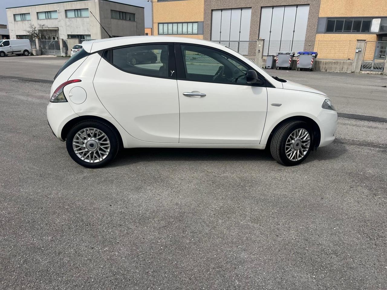 Lancia Ypsilon 1.2 Platinum 99000 km GARANZIA 12m