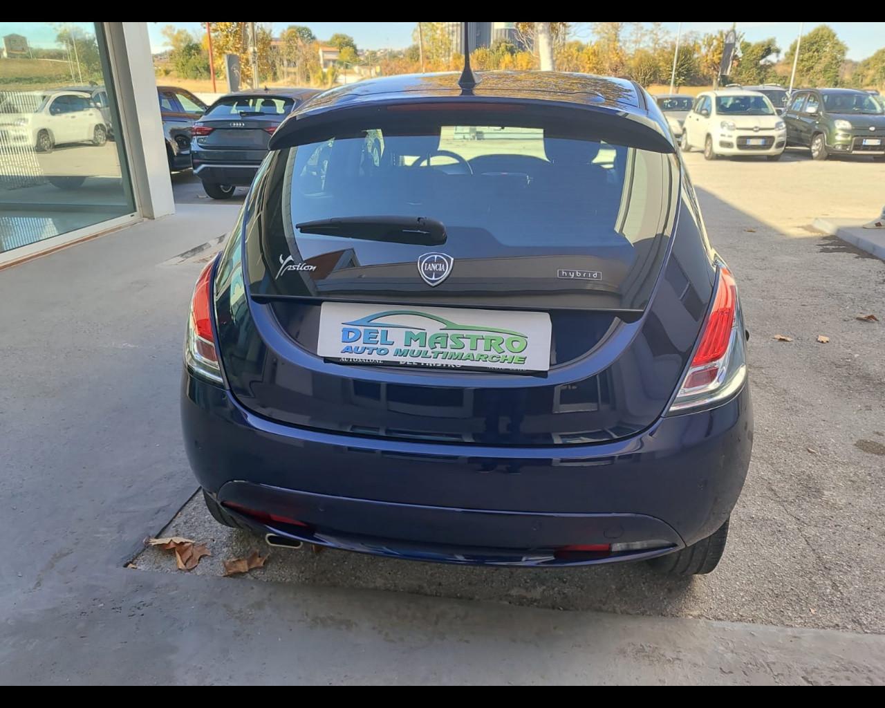 LANCIA Ypsilon 3ª serie - Ypsilon 1.0 FireFly 5 porte S&S Hybrid Ecochic Gold
