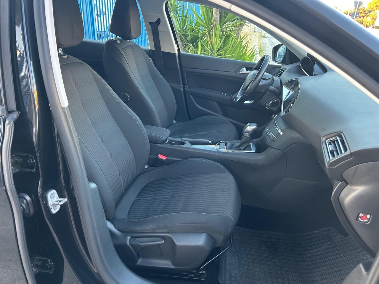 Peugeot 308 sw 1.6 diesel 120 cv 2017 navigatore