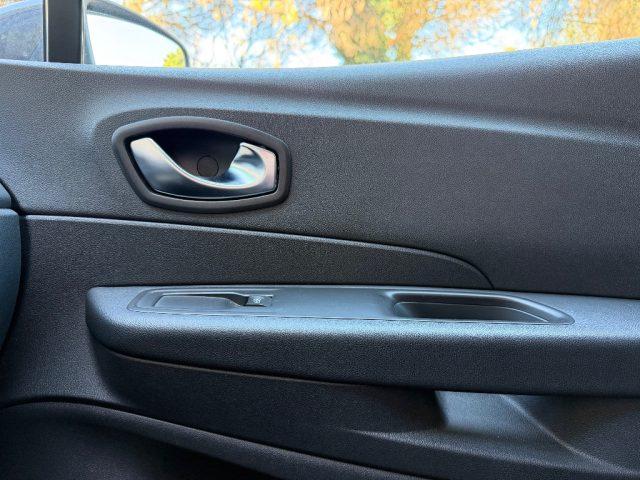 RENAULT Captur 0.9 90CV TCE ENERGY BOSE NAVIGATORE SENSORI PARCH.