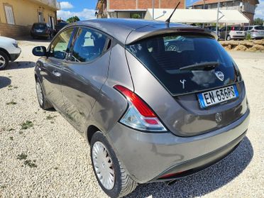 Lancia Ypsilon 1.2 69 CV 5 porte S&S Gold