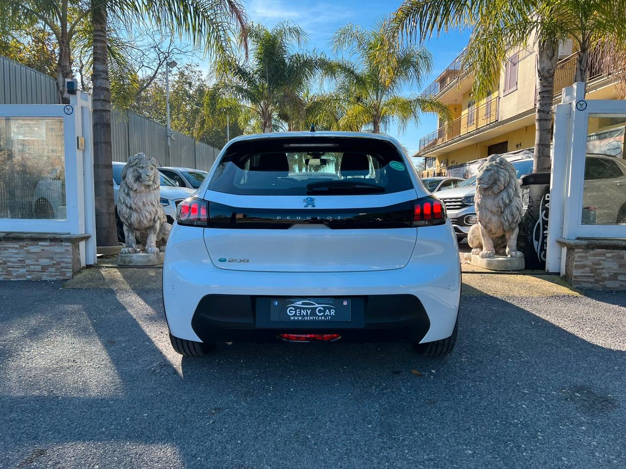 Peugeot 208 motore elettrico 136 CV 5 porte Active