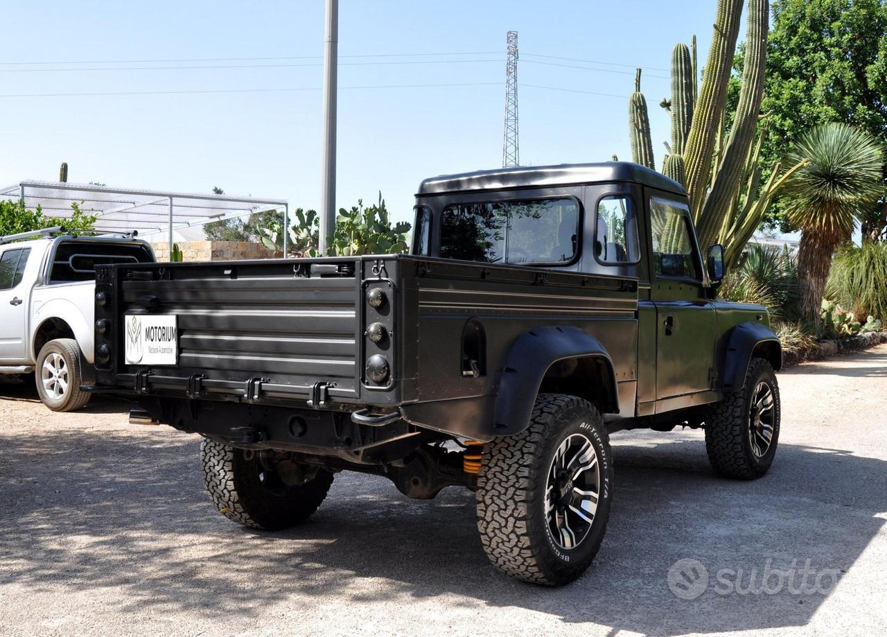 Land Rover Defender 110