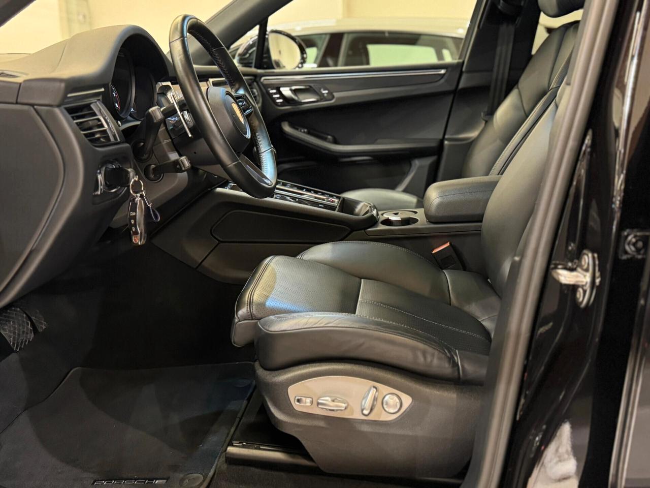 Porsche Macan 2.0 Rent to buy
