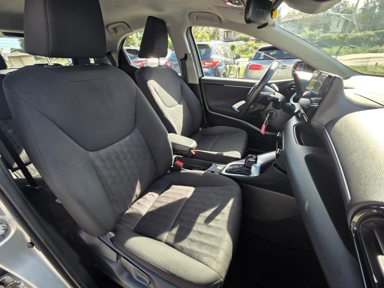 Toyota Yaris 1.5 Hybrid 5 porte Active *full-hybrid* neopatentati* NO VINCOLI FINANZIARI--
