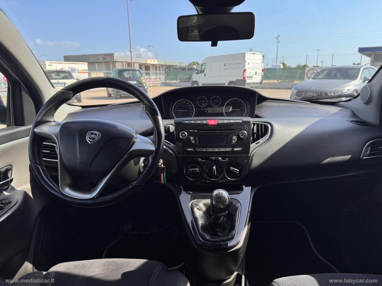 LANCIA Ypsilon 1.2 69 CV 5p. GPL Ecochic Silver