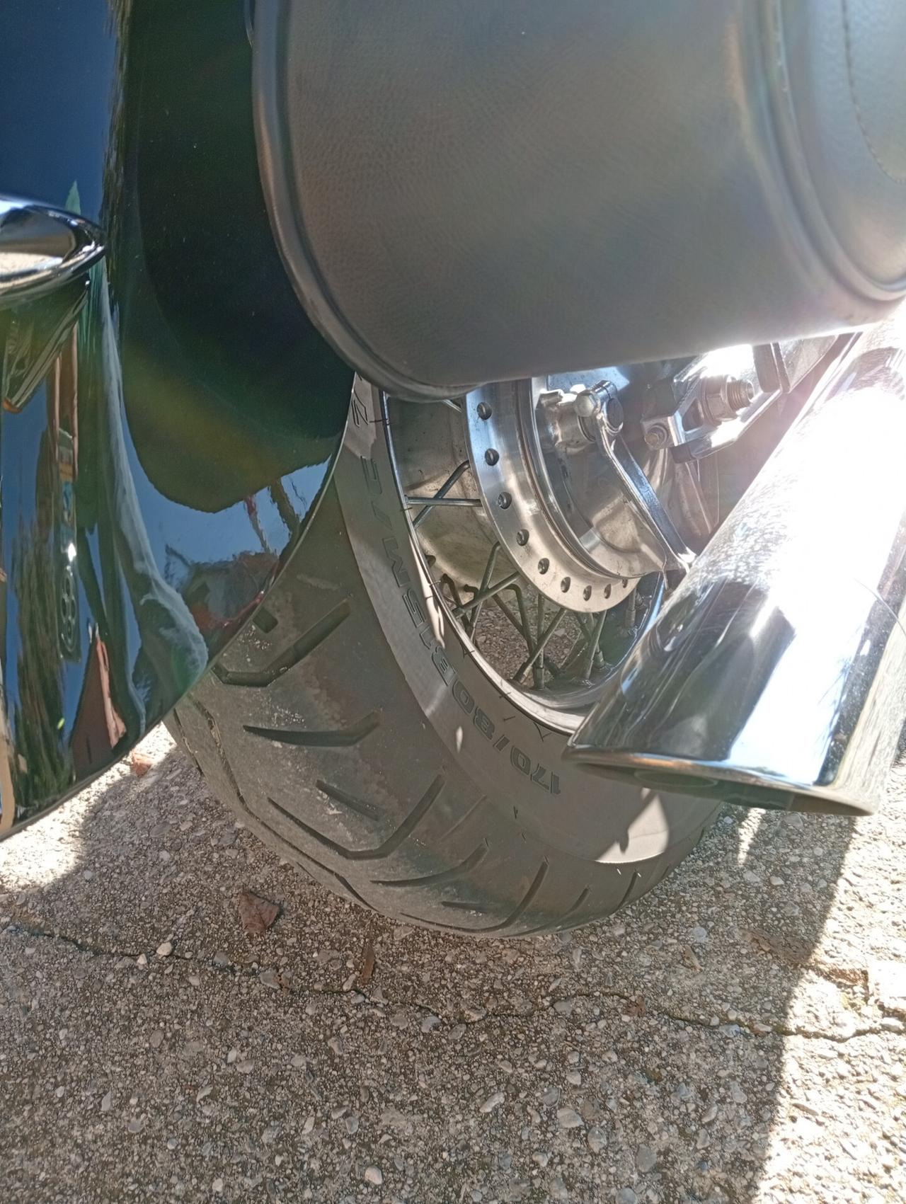 Honda VT 750 Shadow pronta a viaggiare